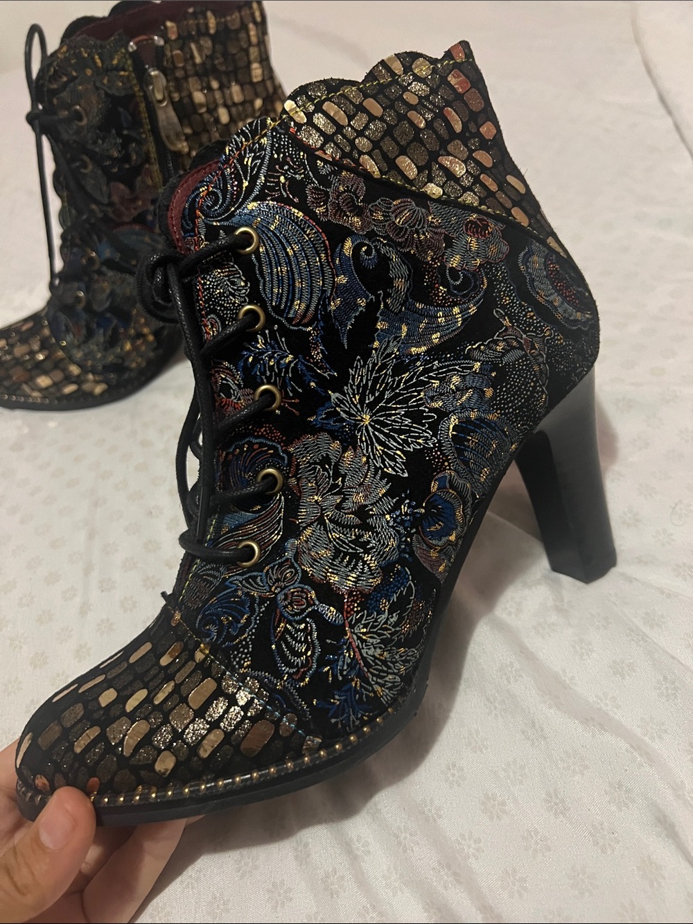 Spring step boots - Picture 2 of 4